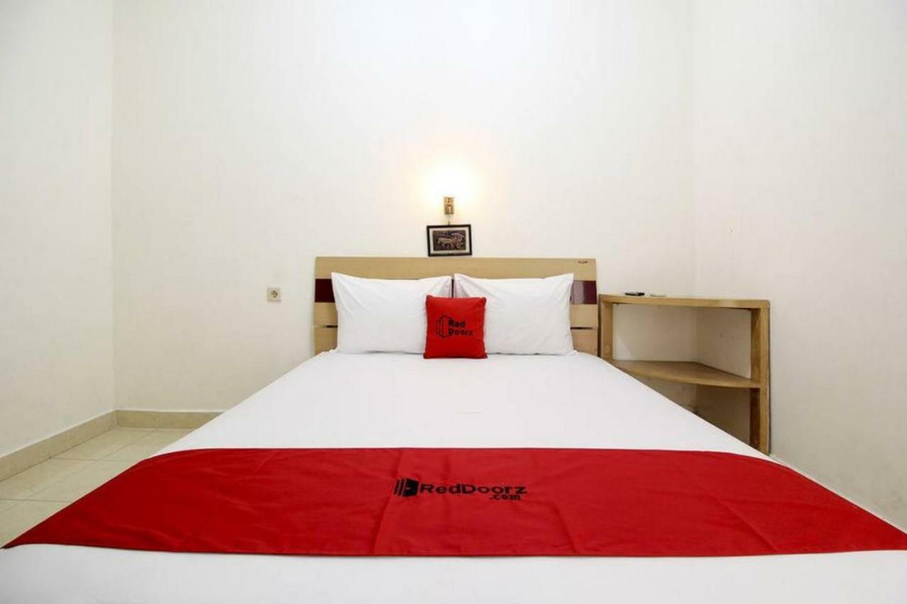 Reddoorz Syariah At Jalan Menteri Supeno Hotel Yogyakarta Kültér fotó